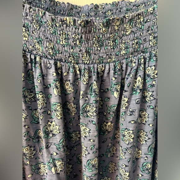 Lucky Brand Blue Floral Smocked shirt, Medium - Picture 8 of 8